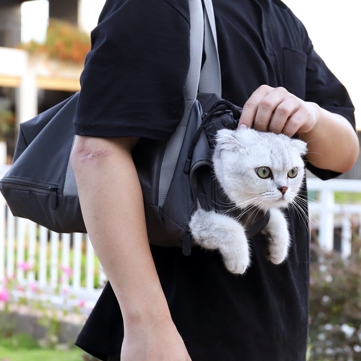 Multifunctional cat restraint bag