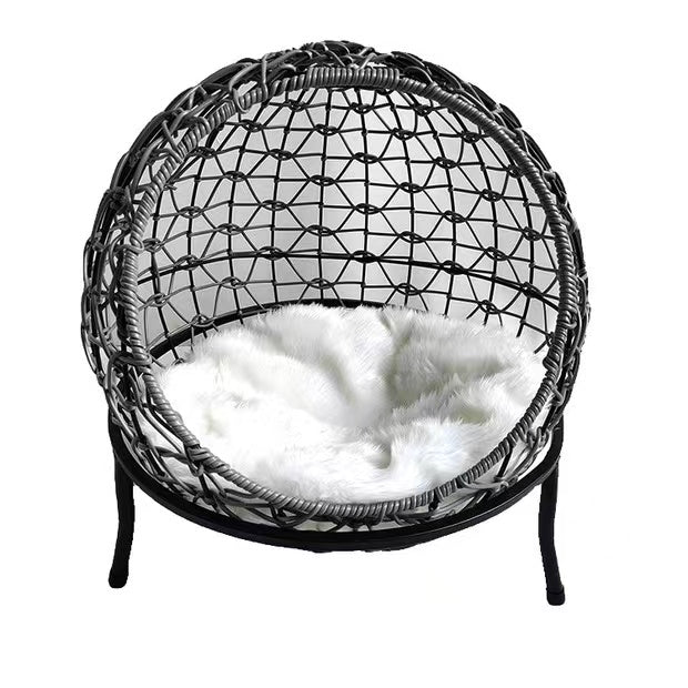 rattan-weaved Three-legged pet kennel with mat