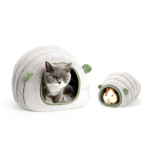 Caterpillar cat house with mat